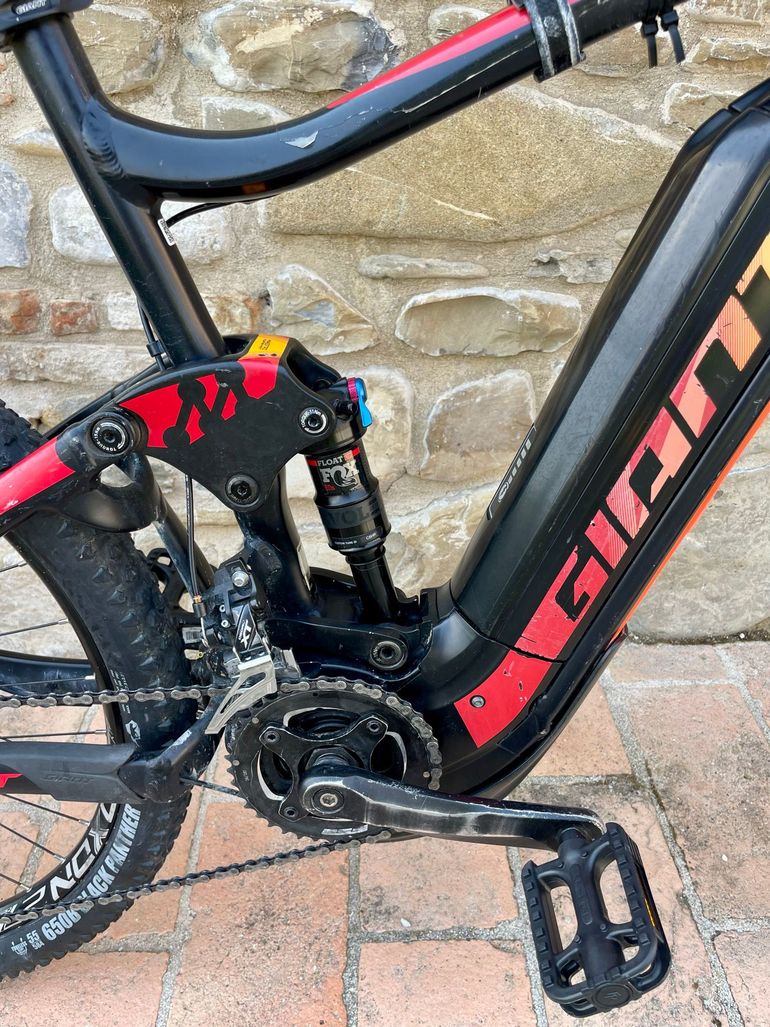 Gebrauchtes Giant Full-E+ 1 2017 2017 Mountainbike, Rot, 27.5 — Bild 2 von 10