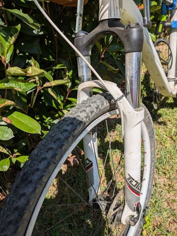 Used Specialized Rockhopper SL 2010 2010 Mountainbike, White, 26 — image 7 of 11
