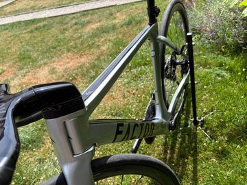 Gebrauchtes Factor One 2022 Road & Gravel, Hellgrau — Bild 9 von 12