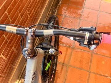 Gebrauchtes Canyon Nerve AL 7.0 2014 Mountainbike, Hellgrau — Bild 4 von 6