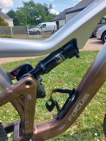 Gebrauchtes Focus Thron 6.9 2025 Mountainbike, Hellgrau — Bild 3 von 6
