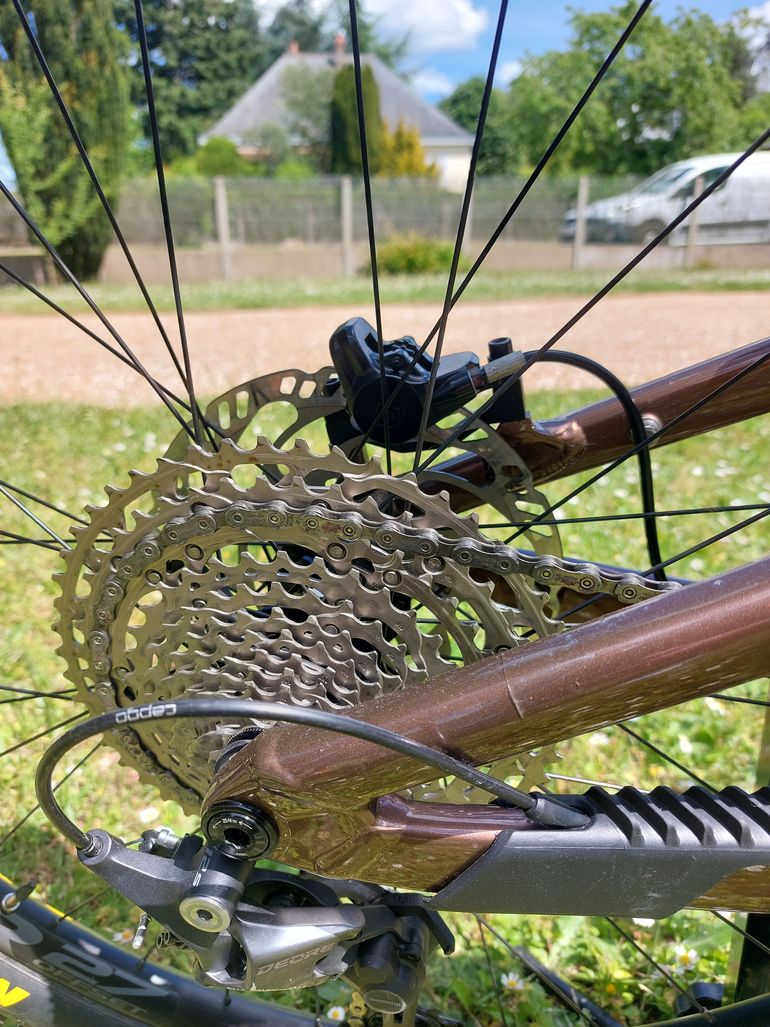 Gebrauchtes Focus Thron 6.9 2025 Mountainbike, Hellgrau — Bild 4 von 6