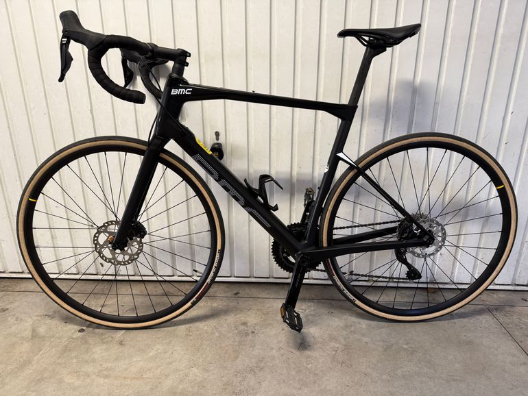 BMC Roadmachine FIVE 2024 2024 Road & Gravel usato, Nero — immagine 2 di 5