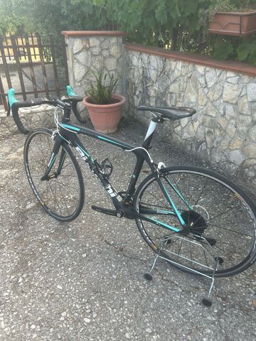 Bianchi Sempre Pro 105 2014 2014 Road & Gravel usato