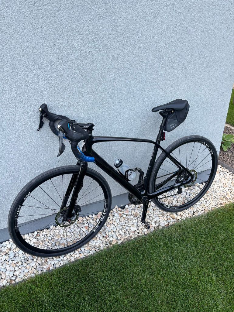 Used Specialized Diverge Comp 2017 2017 Road & Gravel, Black — image 2 of 7