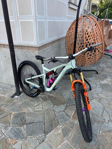 Used Focus JAM 6.9 2022 2022 Mountainbike, Light Gray, 29 — image 4 of 7