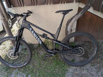 Used Canyon Spectral 5 2021 2021 Mountainbike, Black, 27.5 — image 1 of 6