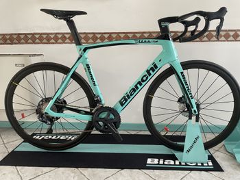 Used Bianchi Oltre XR4 Disc Ultegra Di2 2020 2020 Road & Gravel