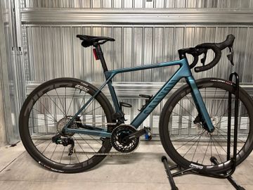 Brugt Canyon Ultimate CF SLX 8 Force AXS 2024 2024 Road & Gravel