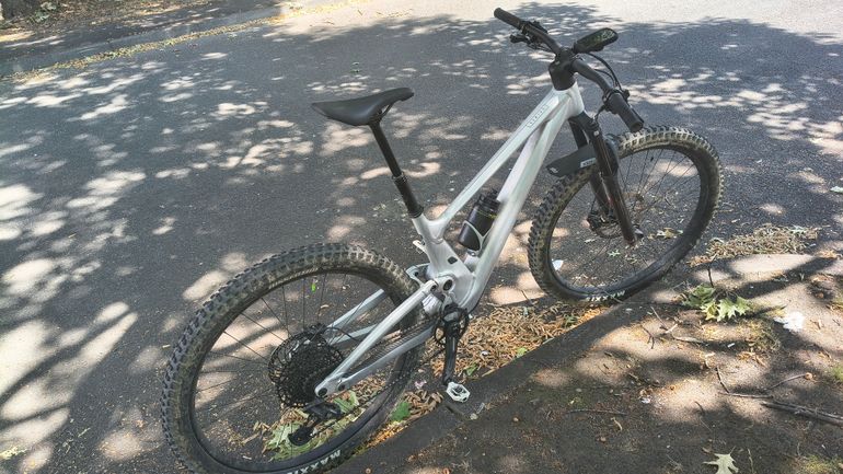 Used Scott Genius 940 2023 2023 Mountainbike, Light Gray, 29 — image 5 of 5