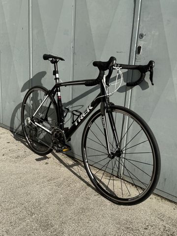 Trek Madone 2.1 H2 (Compact) 2013 2013 Road & Gravel usato, Nero — immagine 4 di 7