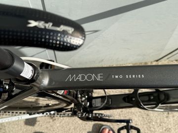Trek Madone 2.1 H2 (Compact) 2013 2013 Road & Gravel usato, Nero — immagine 5 di 7