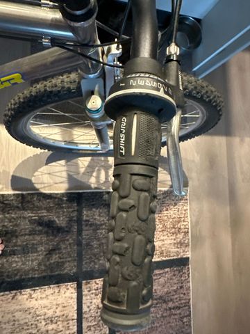 Used Diamondback Custom Shimano XTR 1996 Mountainbike, Light Gray — image 4 of 8
