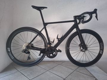 Käytetty Canyon Ultimate CF SLX 9 Di2 2024 2024 Road & Gravel