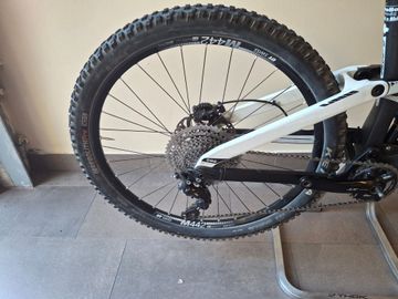 Tweedehands Devinci Django Carbon RS 2017 2017 Mountainbike — afbeelding 2 van 8