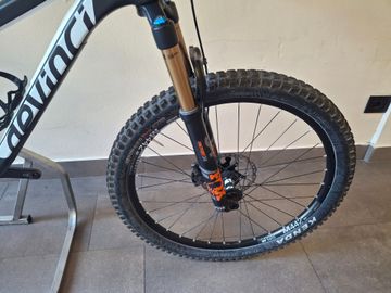 Tweedehands Devinci Django Carbon RS 2017 2017 Mountainbike — afbeelding 4 van 8