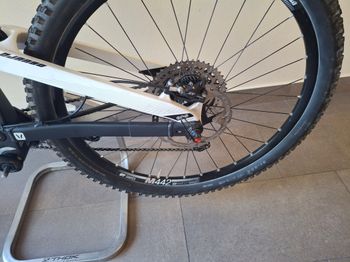Devinci Django Carbon RS 2017 2017 Mountainbike usato, Nero — immagine 6 di 8