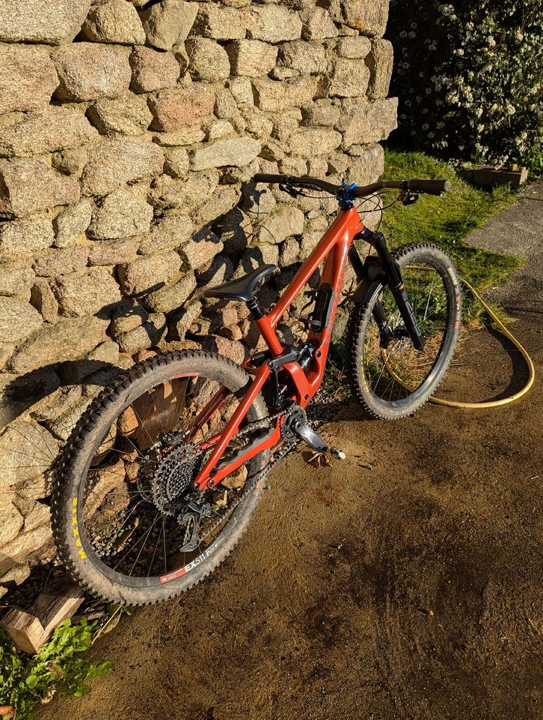Gebrauchtes Specialized Enduro Comp 2022 2022 Mountainbike, Rot, 29 — Bild 5 von 12