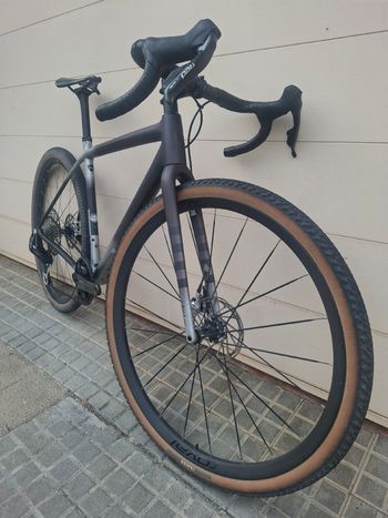Specialized Crux SRAM Red eTap AXS 2026 Road & Gravel d'occasion — image 3 sur 11