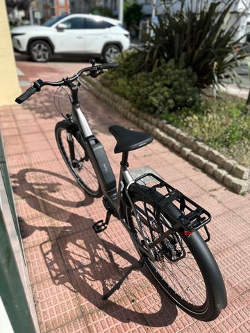 Giant Custom 2026 Urban de segunda mano, Gris claro — imagen 5 de 11
