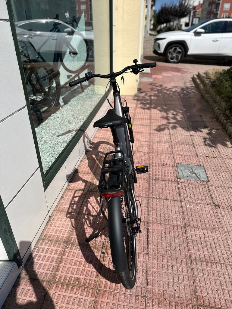 Used Giant Custom 2026 Urban, Light Gray — image 4 of 11