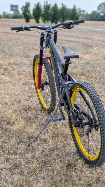 Used Trek Session SRAM X01 DH 2021 Mountainbike, Black — image 8 of 9