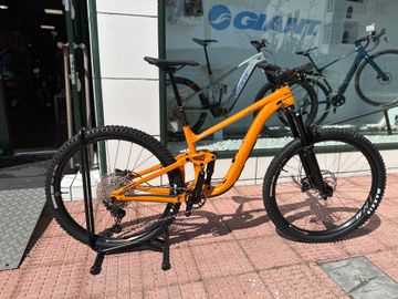 Käytetty Giant Trance Shimano Deore 2025 Mountainbike — kuva 1 / 13
