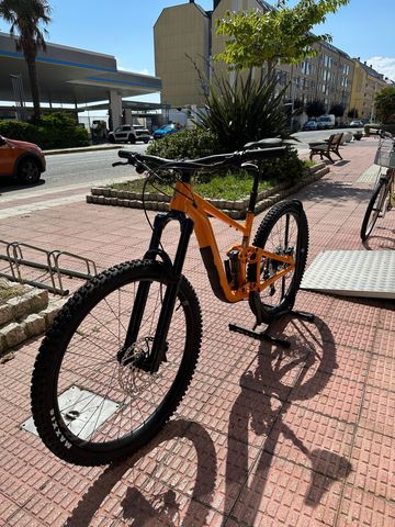 Käytetty Giant Trance Shimano Deore 2025 Mountainbike — kuva 9 / 13