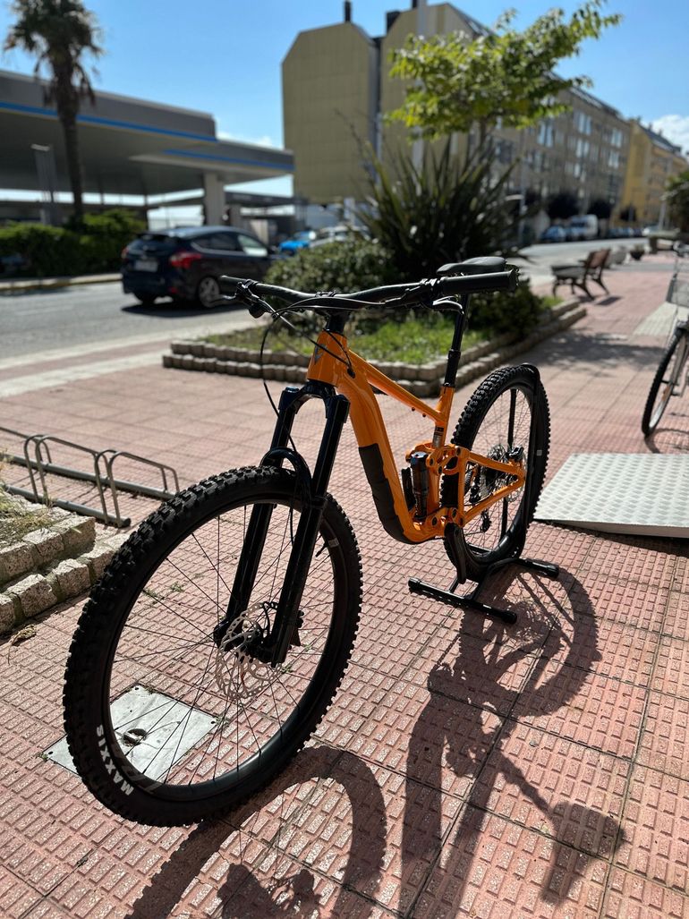 Giant Trance Shimano Deore 2025 Mountainbike usato, Arancione — immagine 8 di 13