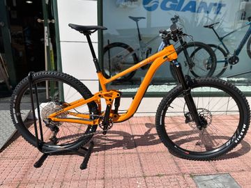 Käytetty Giant Trance Shimano Deore 2025 Mountainbike — kuva 2 / 13