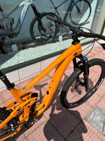 Käytetty Giant Trance Shimano Deore 2025 Mountainbike — kuva 13 / 13