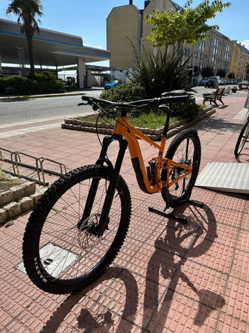 Käytetty Giant Trance Shimano Deore 2025 Mountainbike — kuva 10 / 13