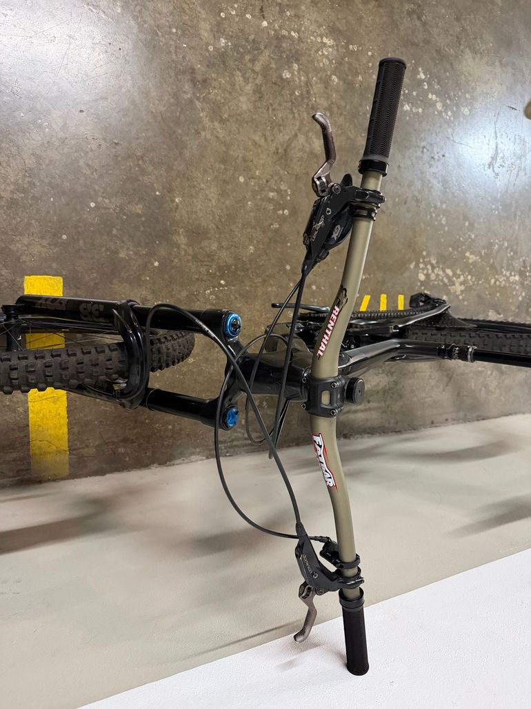 Brugt Giant Reign Advanced Pro 1 2023 2023 Mountainbike — billede 4 af 11