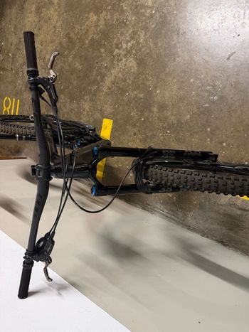 Giant Reign Advanced Pro 1 2023 2023 Mountainbike usato, Nero — immagine 17 di 26