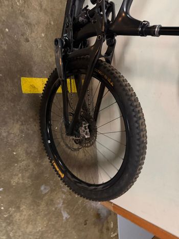 Giant Reign Advanced Pro 1 2023 2023 Mountainbike usato, Nero — immagine 25 di 26
