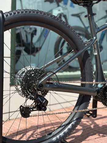 Used Giant Talon Shimano CUES 2026 Mountainbike, Green — image 12 of 14