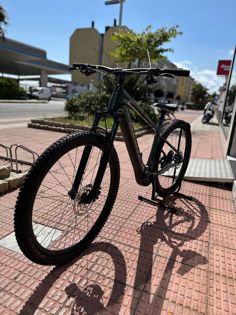 Used Giant Talon Shimano CUES 2026 Mountainbike, Green — image 9 of 14