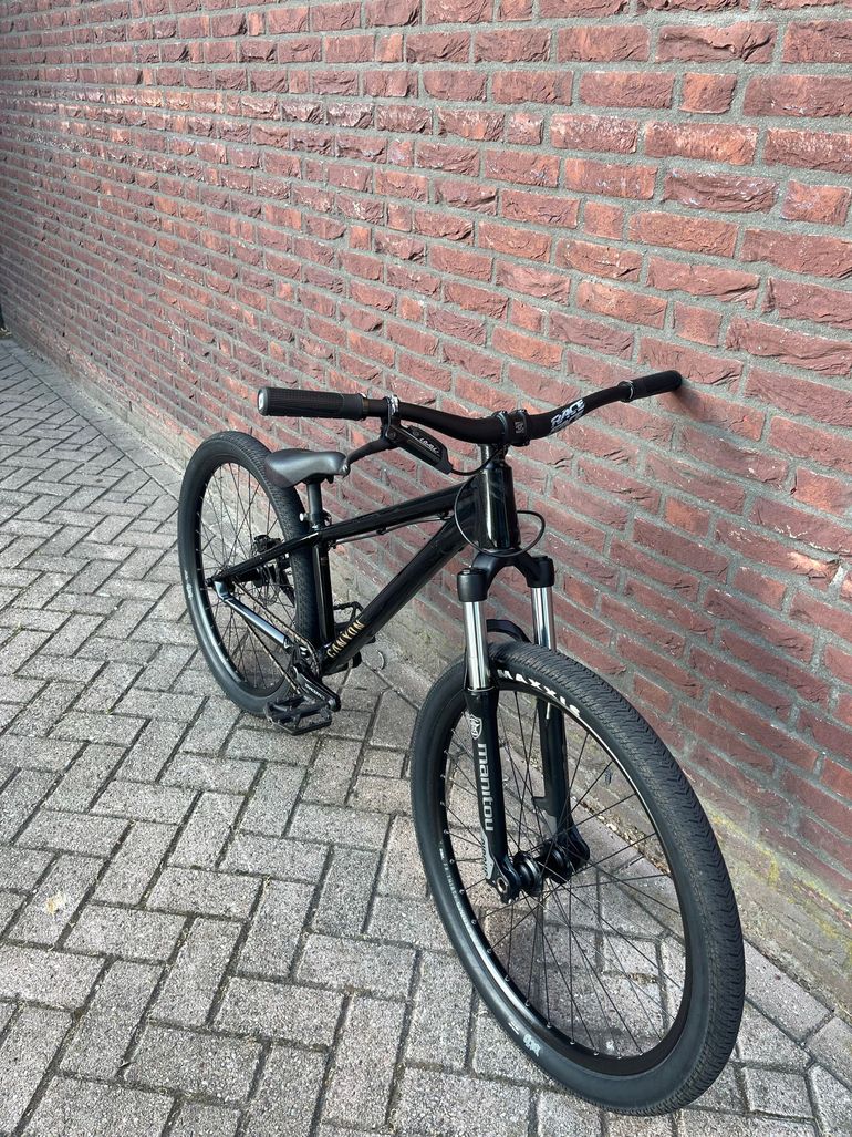 Used Canyon STCHD 360 2025 2025 Mountainbike, Black, 26 — image 3 of 7