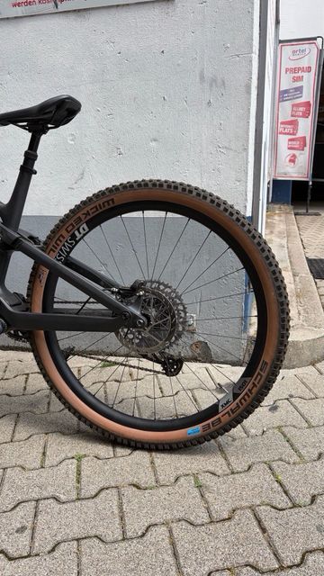 Used Canyon Neuron CF 9 SL 2023 2023 Mountainbike, Black, 27.5, 29 — image 6 of 10