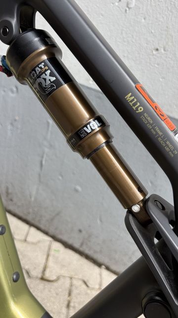 Used Canyon Neuron CF 9 SL 2023 2023 Mountainbike, Black, 27.5, 29 — image 9 of 10