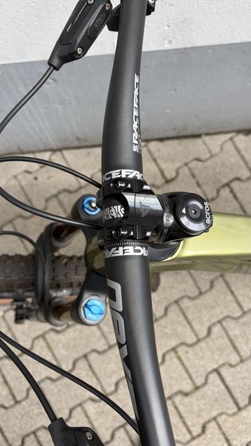 Used Canyon Neuron CF 9 SL 2023 2023 Mountainbike, Black, 27.5, 29 — image 4 of 10