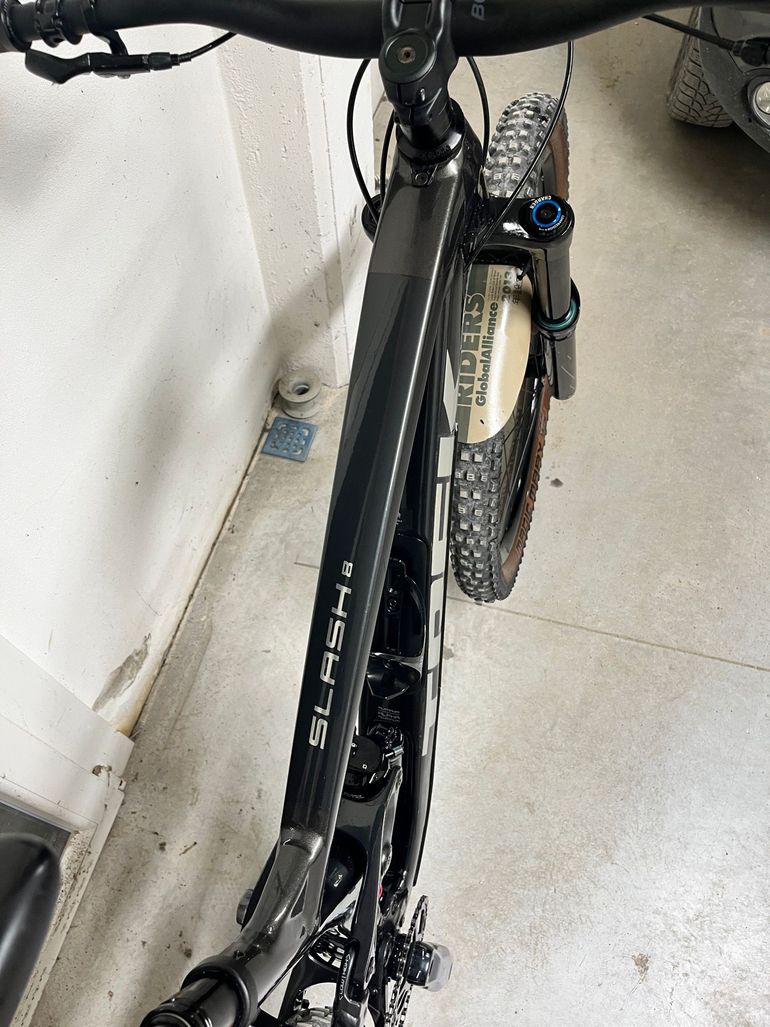 Gebrauchtes Trek Slash 8 Gen 5 2022 2022 Mountainbike, Hellgrau, 29 — Bild 10 von 11