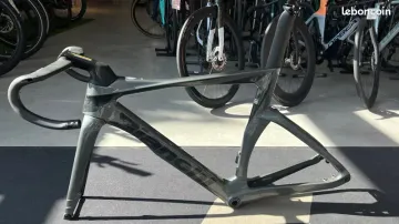 Gebrauchtes Bianchi Oltre Comp Ultegra Di2 2024 Frameset 2024 Road & Gravel, Hellgrau — Bild 1 von 5