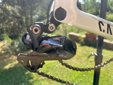 Used Canyon Aeroad CFR Disc Di2 2021 Frameset 2021 Road & Gravel, White — image 4 of 14