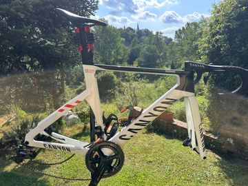 Canyon Aeroad CFR Disc Di2 2021 Frameset 2021 Road & Gravel usato