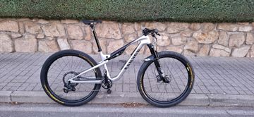 Brugt Canyon LUX Shimano Deore XT 2025 MTB