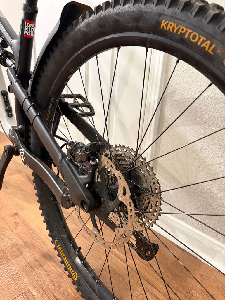 Used Canyon Spectral 6 2024 2024 Mountainbike, White, 27.5, 29 — image 8 of 12