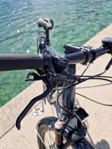 Used Trek Allant+ 5 2023 2023 Urban, Light Gray — image 3 of 6