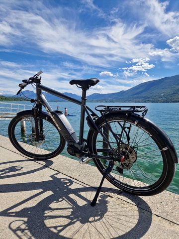 Used Trek Allant+ 5 2023 2023 Urban, Light Gray — image 1 of 6