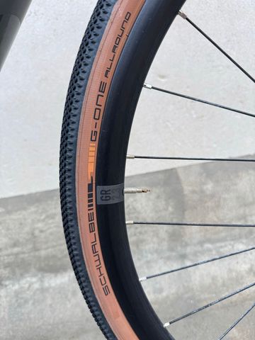 CUBE NUROAD RACE 2024 2024 Road & Gravel usato, Grigio chiaro — immagine 9 di 11